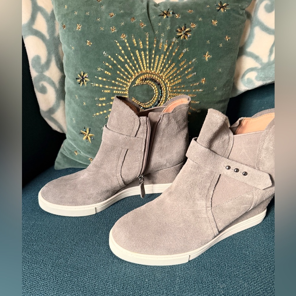 Paolo Gray Suede Wedge Ankle Boots 6m